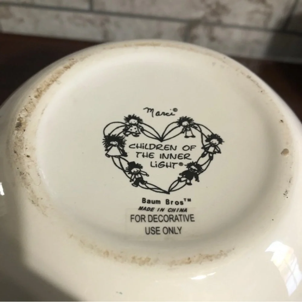 Sisters Vase Marci Children of the Inner‎ light ivory hearts 7”